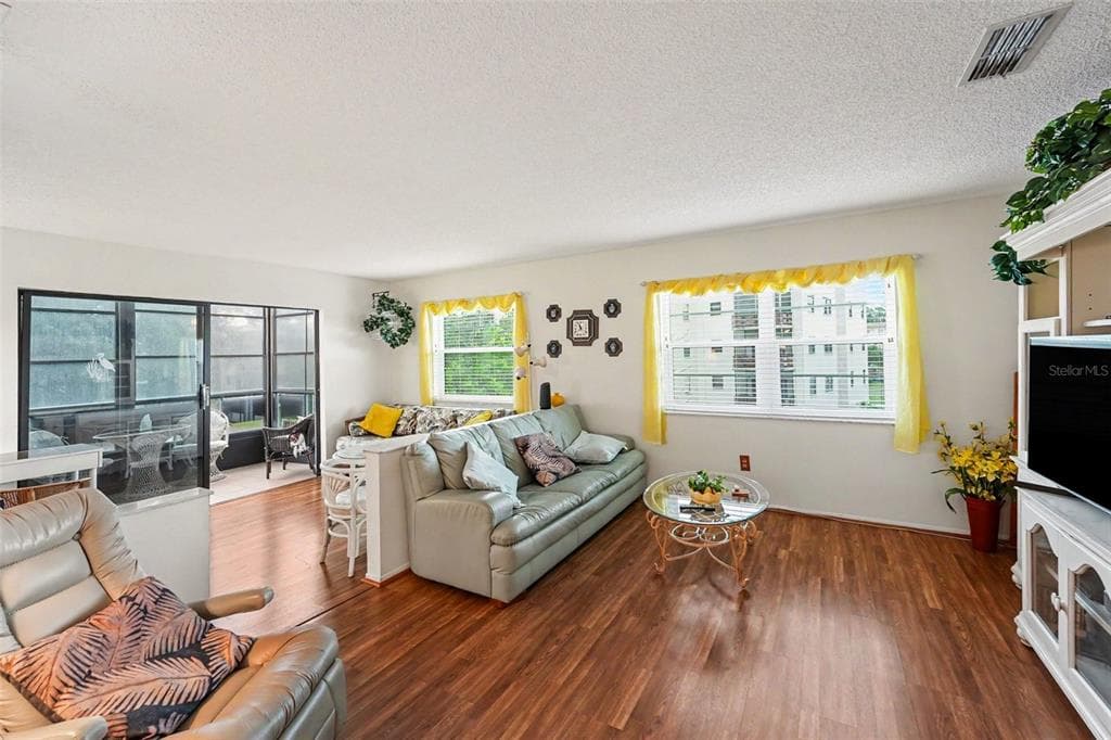 5970 80TH ST N # 301, ST PETERSBURG, FL 33709 — zdjęcie 4