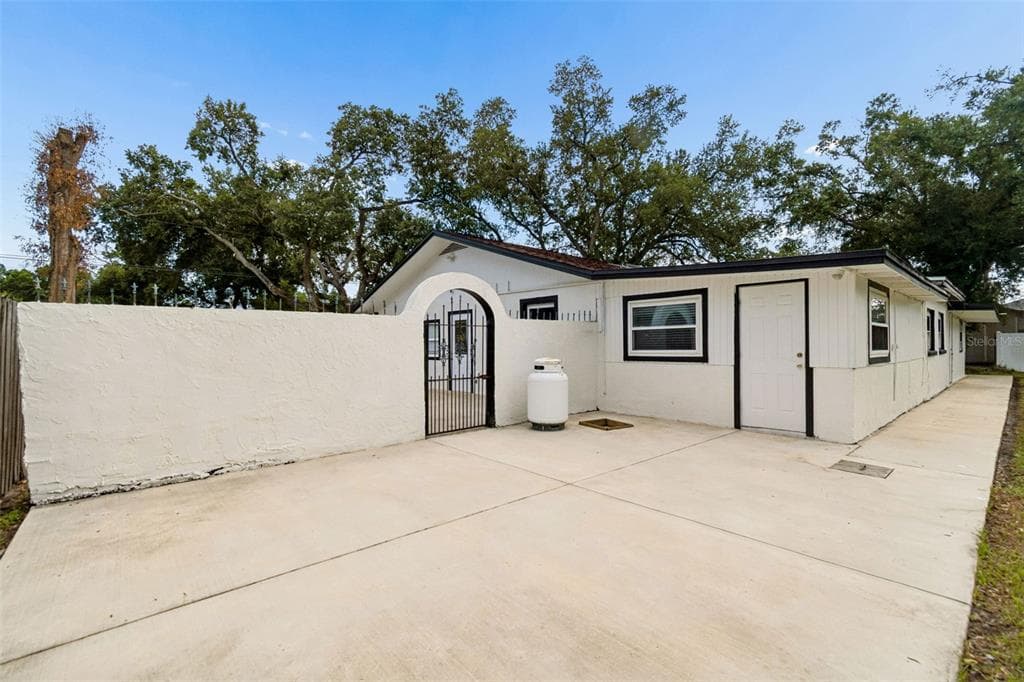 5712 20TH AVENUE S, TAMPA, FL 33619 — zdjęcie 5