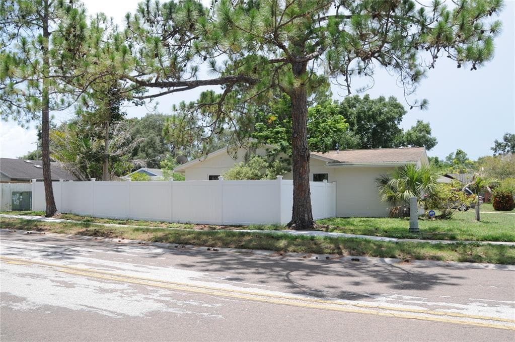 8002 WOODVINE PLACE, TAMPA, FL 33615 — zdjęcie 4