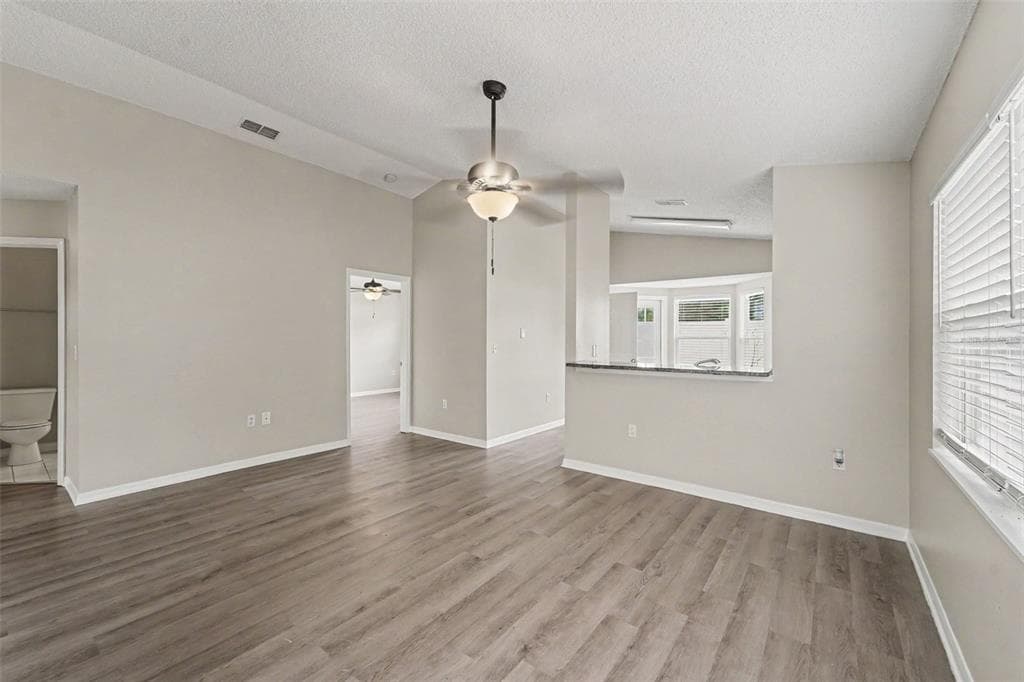 10236 FLAGSHIP AVENUE, PORT RICHEY, FL 34668 — zdjęcie 4