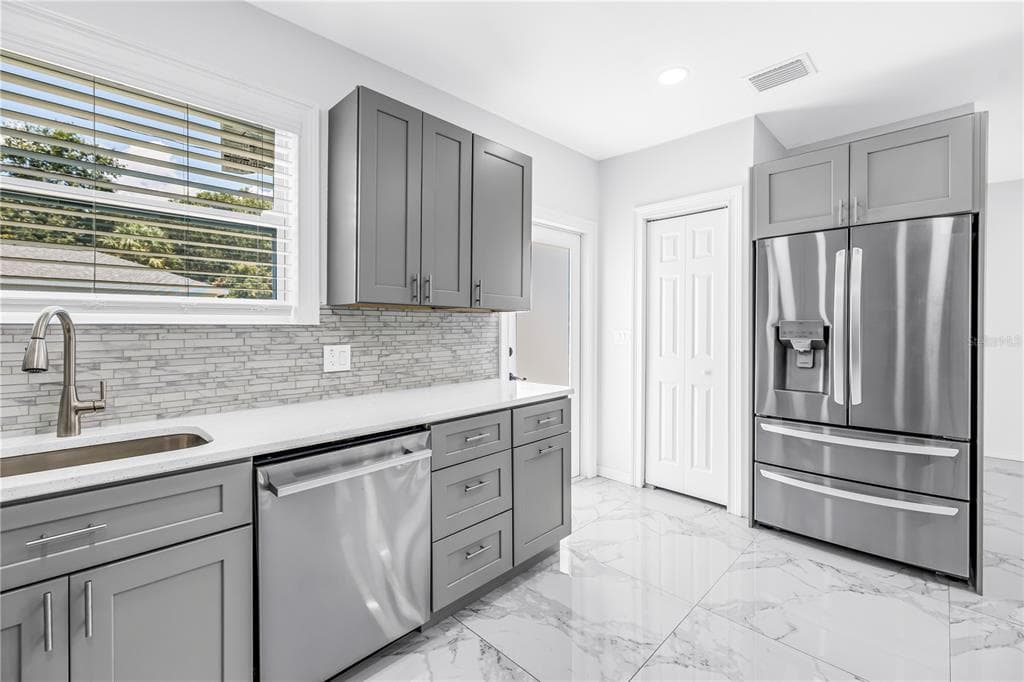 1827 16TH STREET S, ST PETERSBURG, FL 33705 — zdjęcie 3