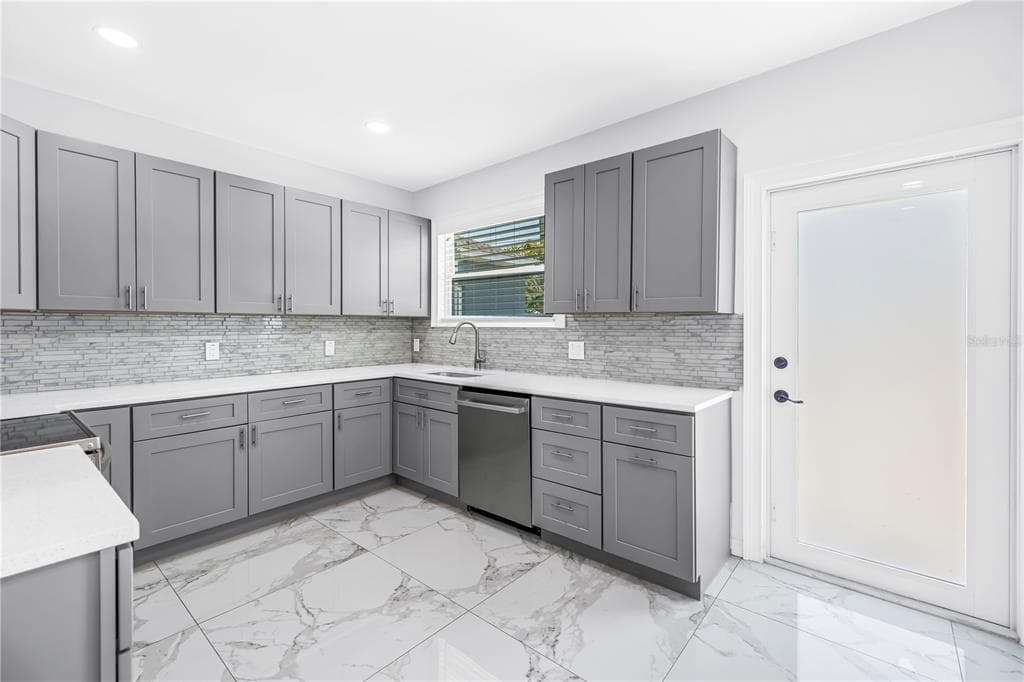 1827 16TH STREET S, ST PETERSBURG, FL 33705 — zdjęcie 5