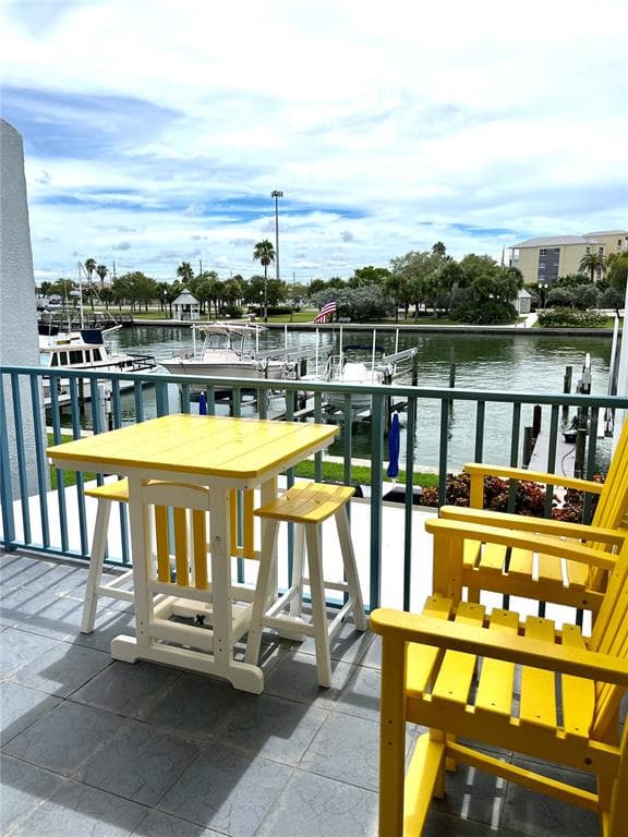 315 MEDALLION BOULEVARD # H, MADEIRA BEACH, FL 33708 — zdjęcie 2
