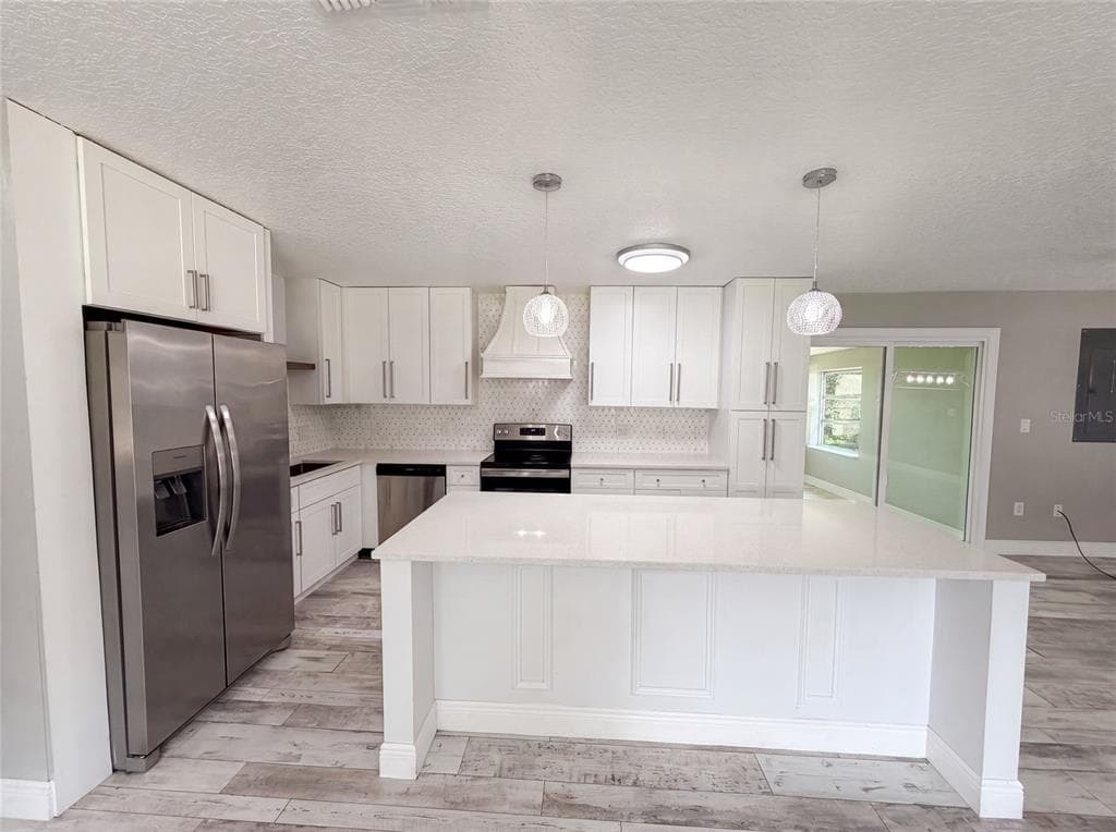 1044 E LOMBARDY DRIVE, DELTONA, FL 32725 — zdjęcie 2