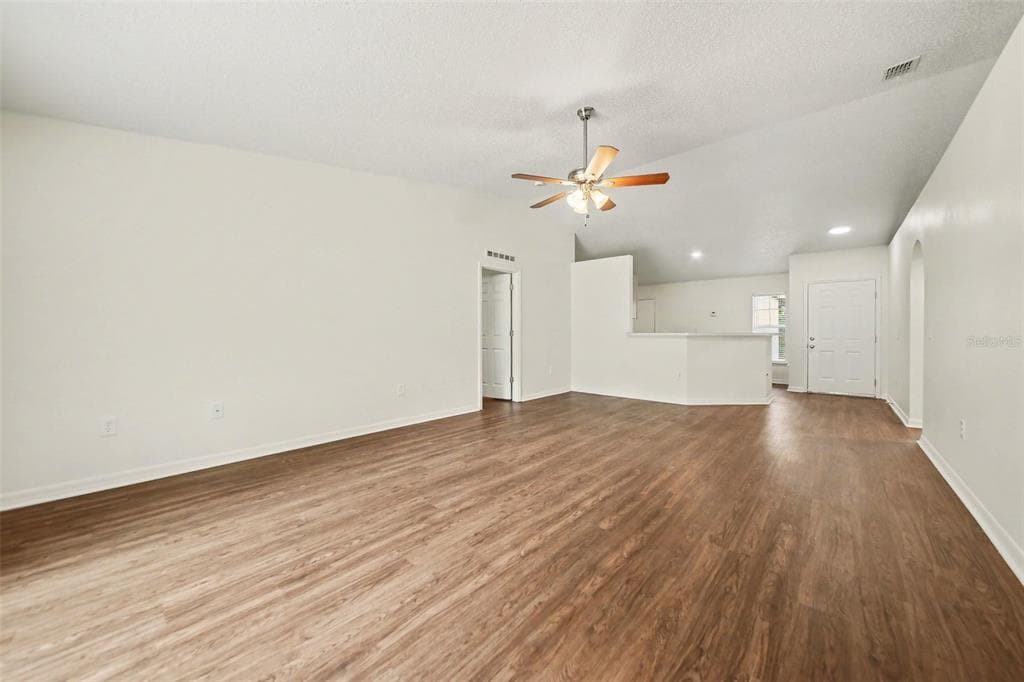 909 BRISTLE CONE COURT, MINNEOLA, FL 34715 — zdjęcie 2