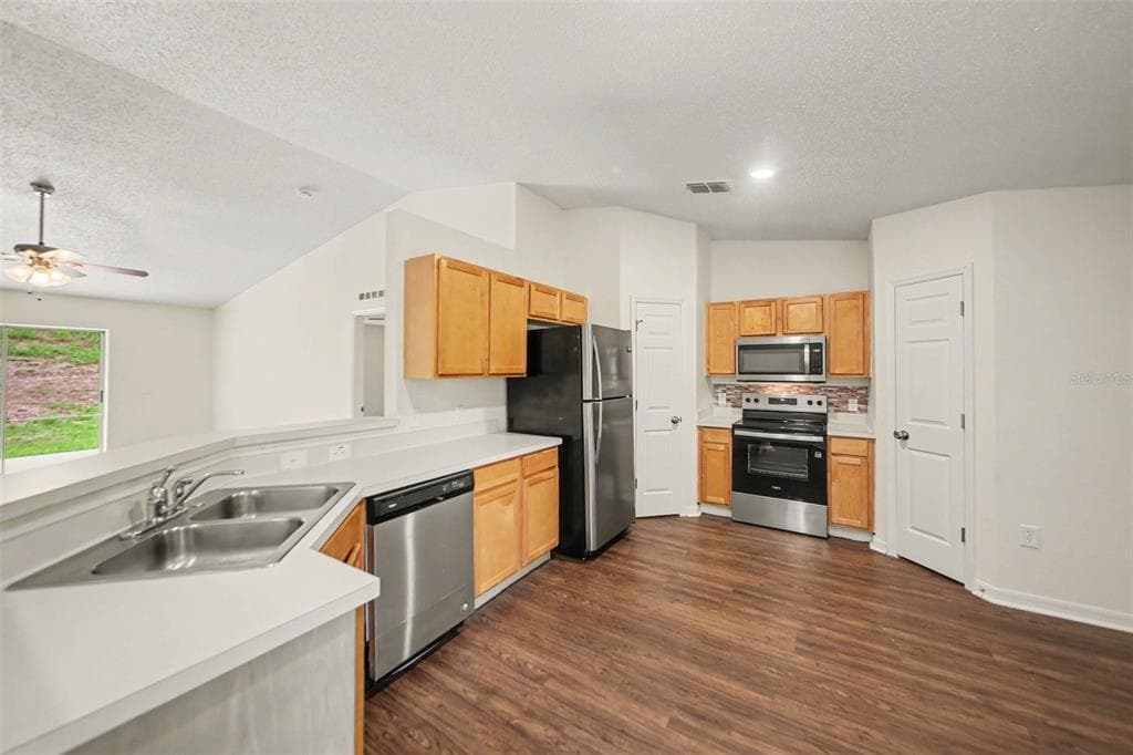 909 BRISTLE CONE COURT, MINNEOLA, FL 34715 — zdjęcie 5