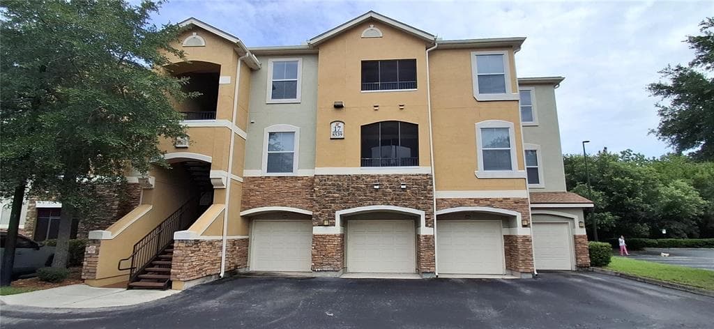 8539 GATE PARKWAY W # 1737, JACKSONVILLE, FL 32216