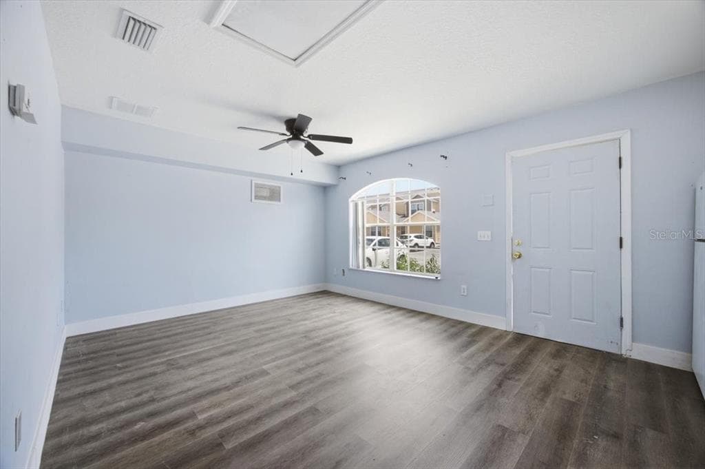 713 WASHINGTON PALM LOOP # Front Unit, DAVENPORT, FL 33897 — zdjęcie 5