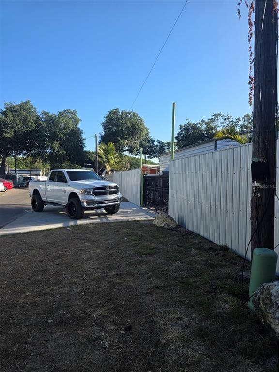 5823 BARRY LANE, TAMPA, FL 33634 — zdjęcie 4