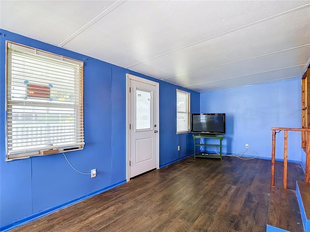 39032 OLA AVENUE, ZEPHYRHILLS, FL 33542 — zdjęcie 5