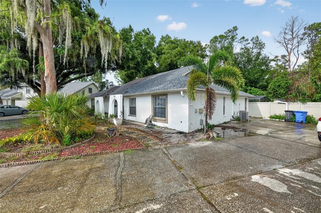 3205 LAUREL DALE DRIVE, TAMPA, FL 33618