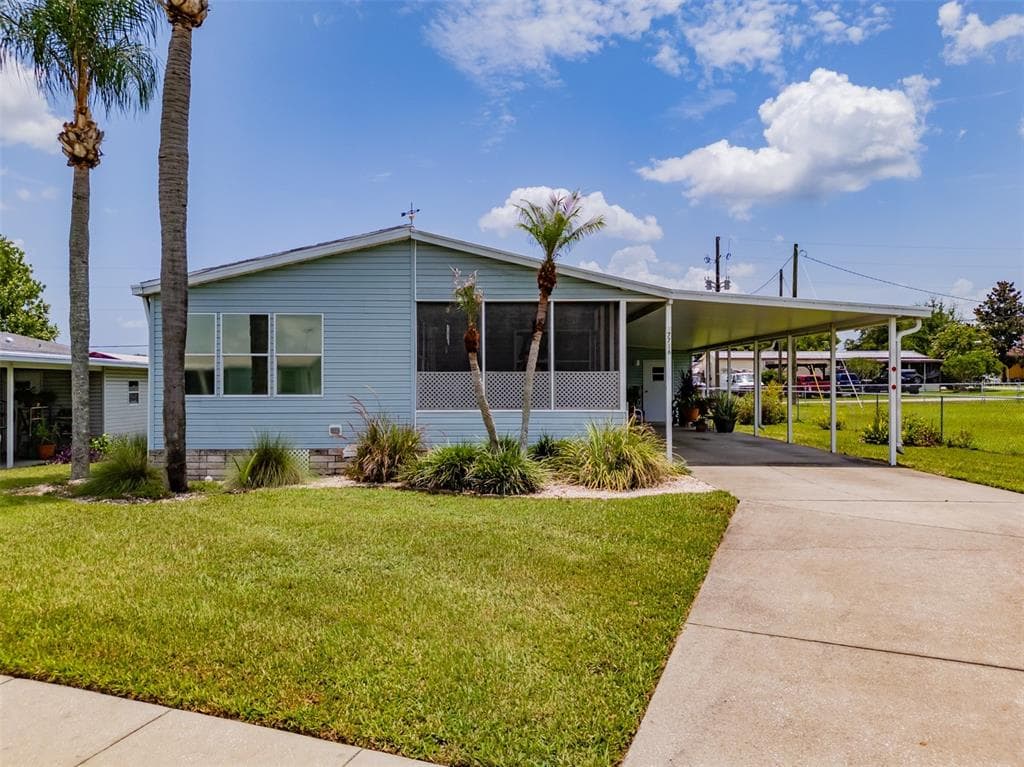 37716 NEWPORT DRIVE, ZEPHYRHILLS, FL 33542 — zdjęcie 2