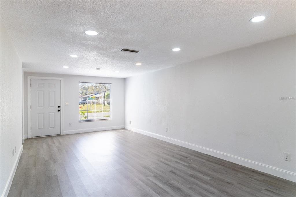3432 DANNY BRYAN BOULEVARD, TAMPA, FL 33619 — zdjęcie 2