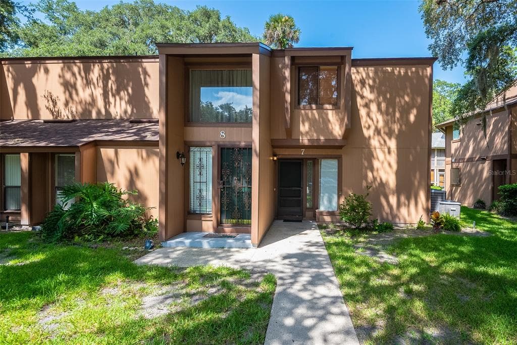 7 MID PINES CIRCLE, PALM COAST, FL 32137