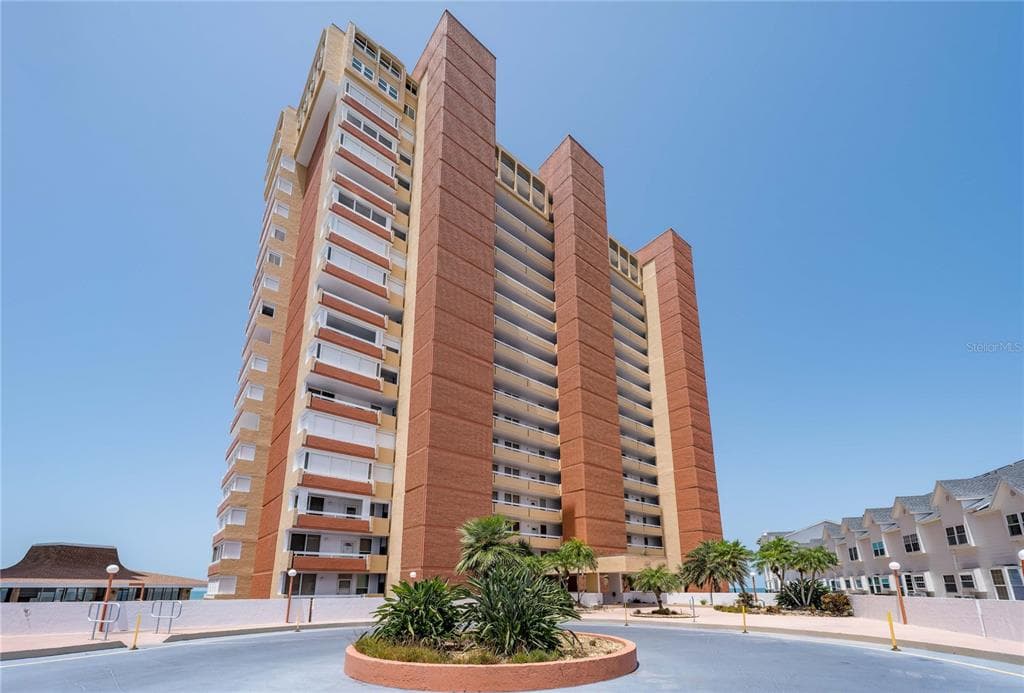 17940 GULF BOULEVARD # 18C, REDINGTON SHORES, FL 33708 — zdjęcie 2