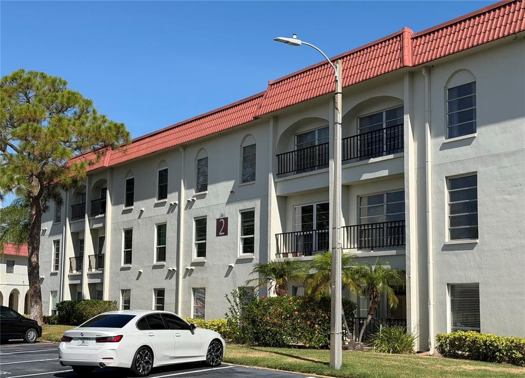 2700 BAYSHORE BOULEVARD # 2108, DUNEDIN, FL 34698
