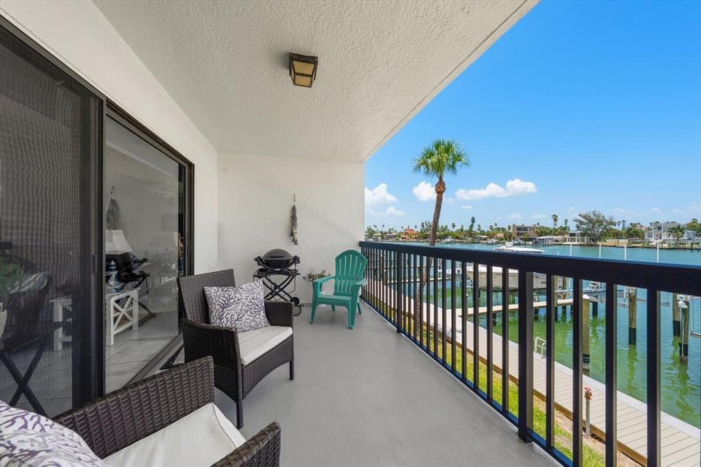 3111 PASS A GRILLE WAY # 110, ST PETERSBURG, FL 33706 — zdjęcie 2