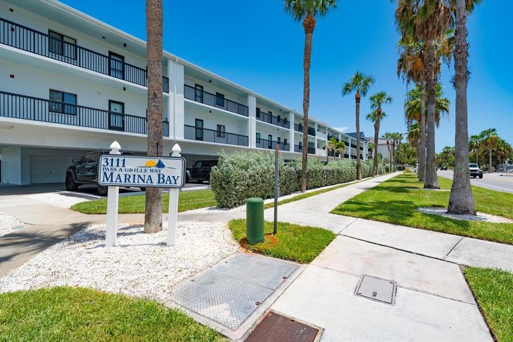 3111 PASS A GRILLE WAY # 110, ST PETERSBURG, FL 33706