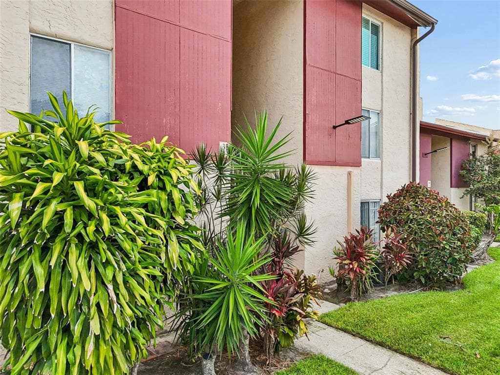3841 S LAKE DRIVE # 197, TAMPA, FL 33614