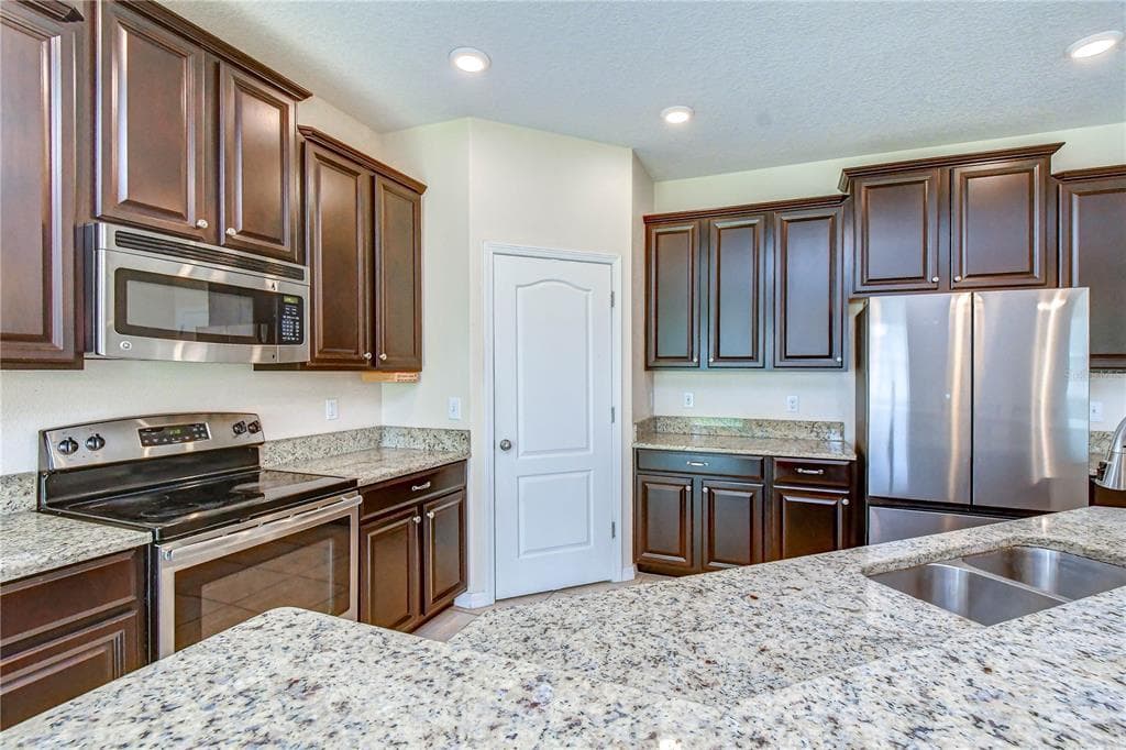 2451 DAKOTA ROCK DRIVE, RUSKIN, FL 33570 — zdjęcie 2