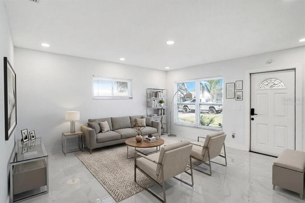 1778 NEW HAMPSHIRE AVENUE NE, ST PETERSBURG, FL 33703 — zdjęcie 2