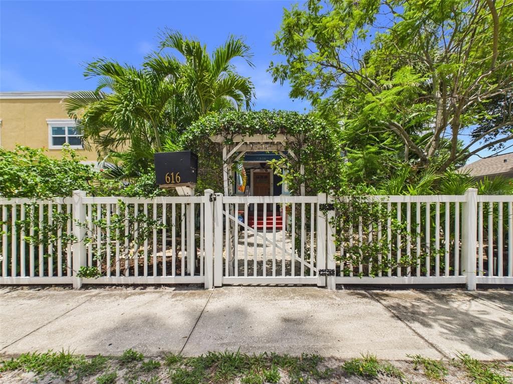 616 15TH STREET N, ST PETERSBURG, FL 33705 — zdjęcie 3