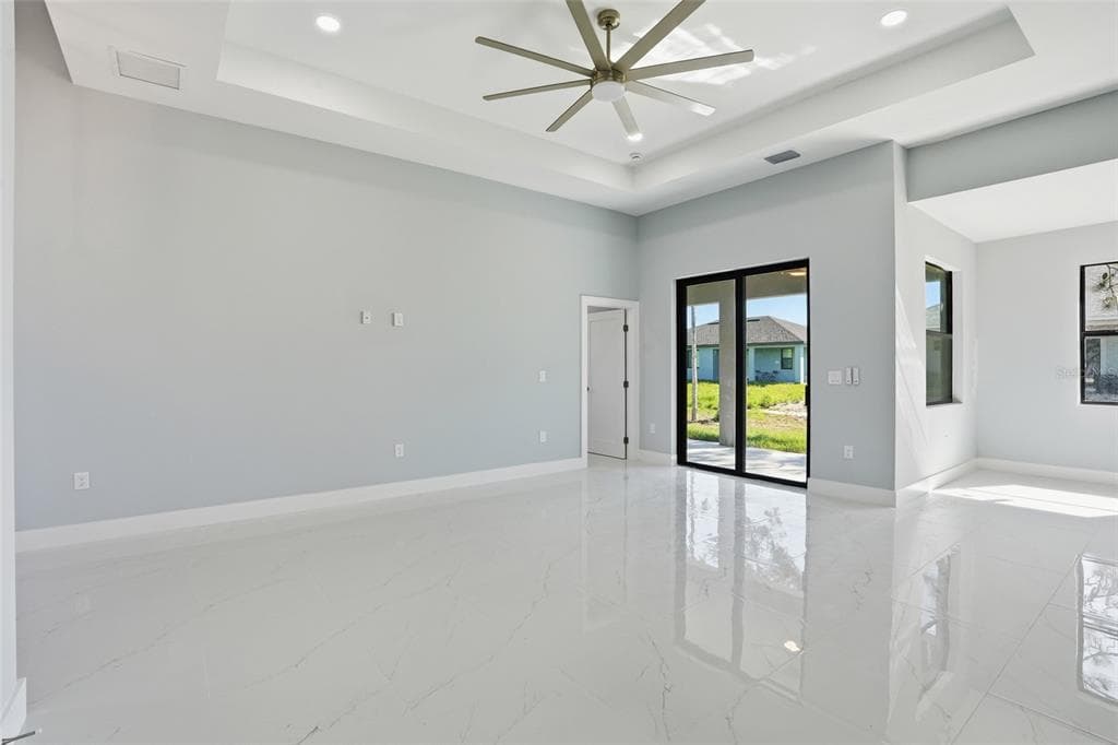 431 PALMYRA AVENUE, LEHIGH ACRES, FL 33974 — zdjęcie 4