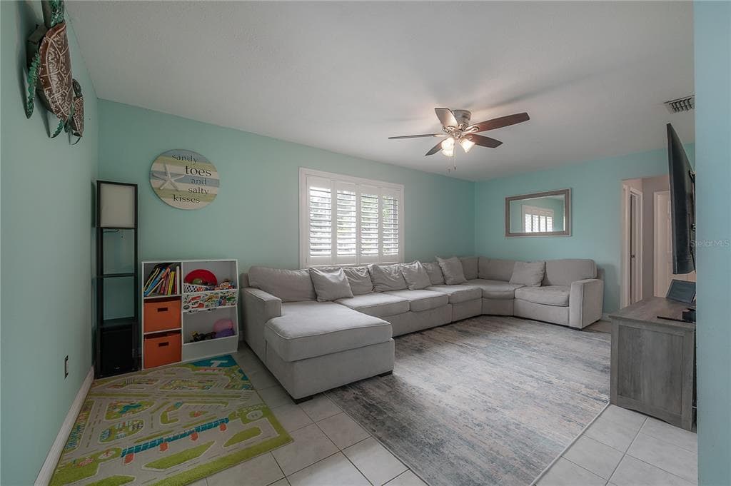 5937 13TH AVENUE N, ST PETERSBURG, FL 33710 — zdjęcie 2