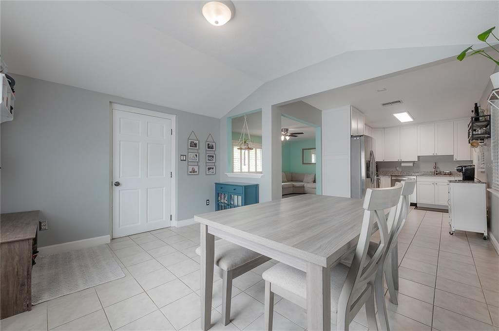 5937 13TH AVENUE N, ST PETERSBURG, FL 33710 — zdjęcie 3