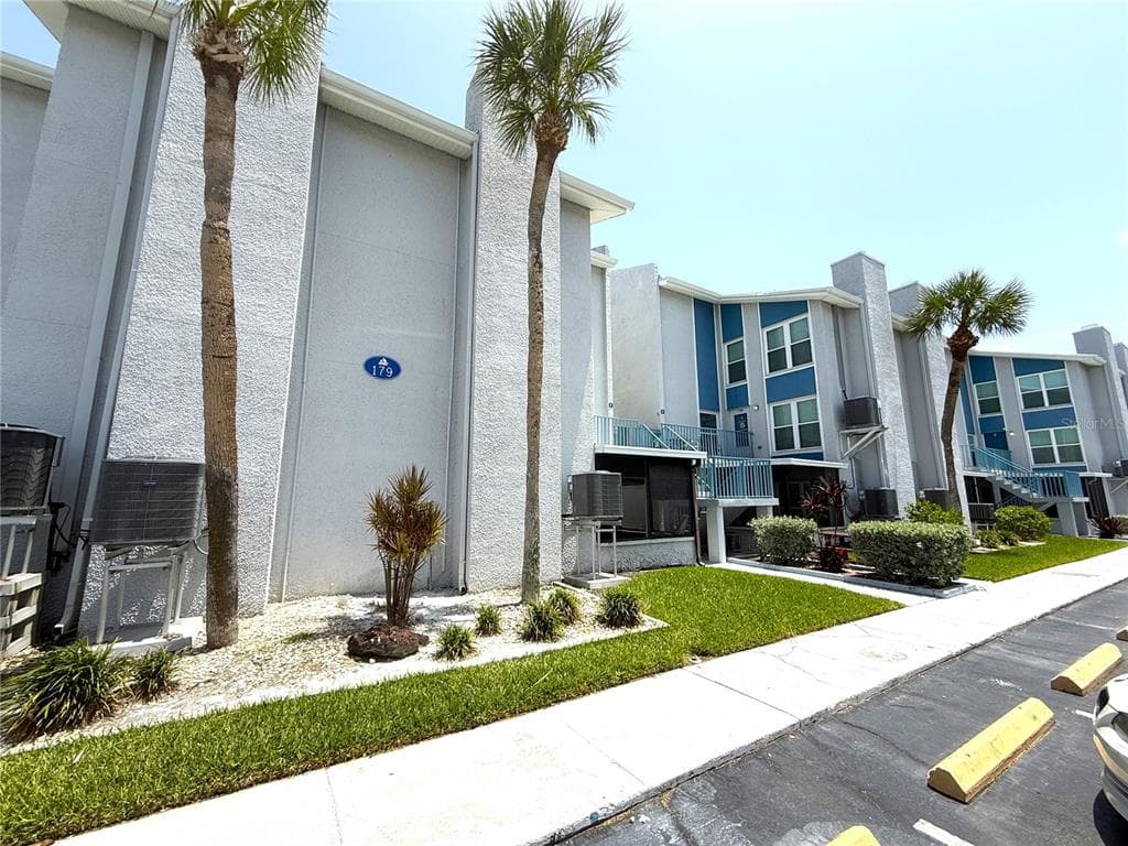 179 MEDALLION BLVD # C, MADEIRA BEACH, FL 33708 — zdjęcie 2