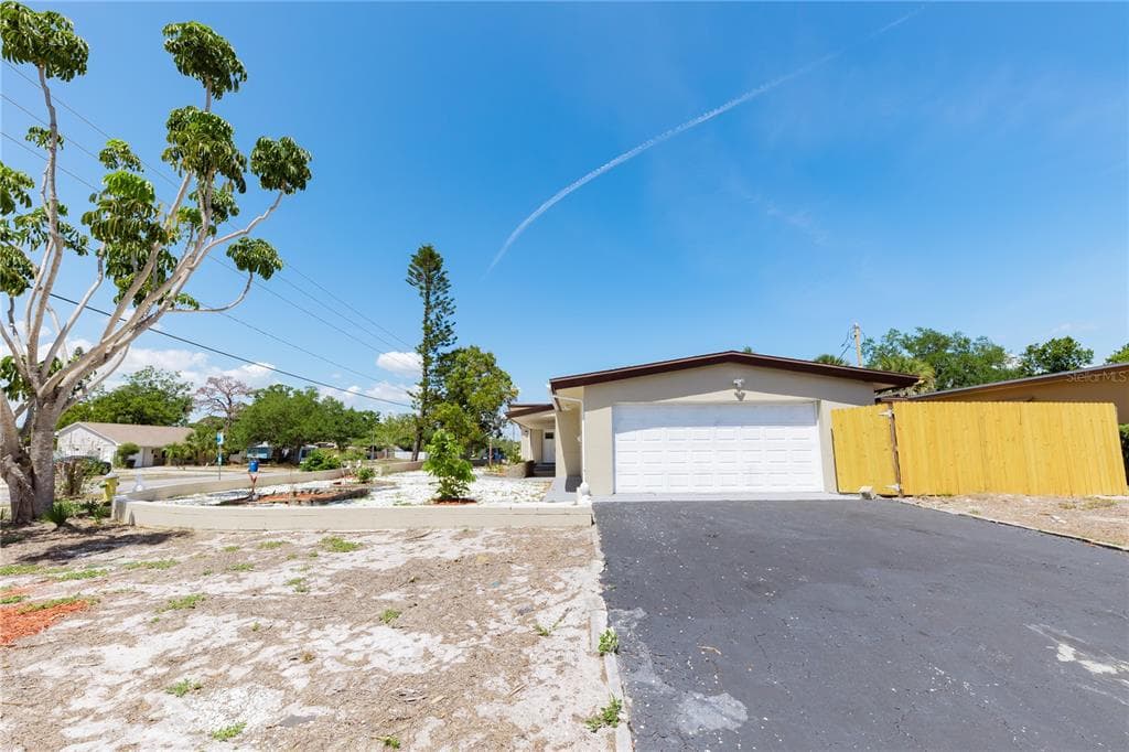4946 DR MARTIN LUTHER KING JR STREET S, ST PETERSBURG, FL 33705 — zdjęcie 5