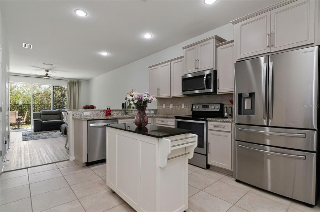 9213 HILLCROFT DRIVE, RIVERVIEW, FL 33578 — zdjęcie 2