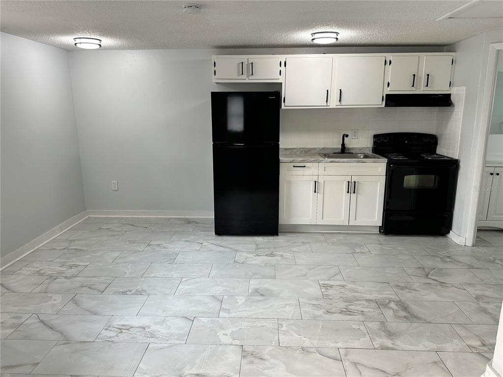 1104 E 140TH AVENUE # B, TAMPA, FL 33613