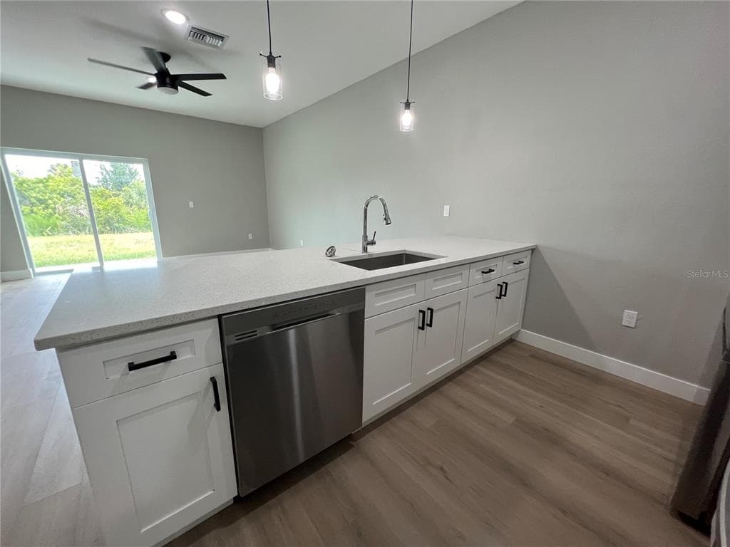 12128 HENLEY AVENUE, PORT CHARLOTTE, FL 33981 — zdjęcie 4