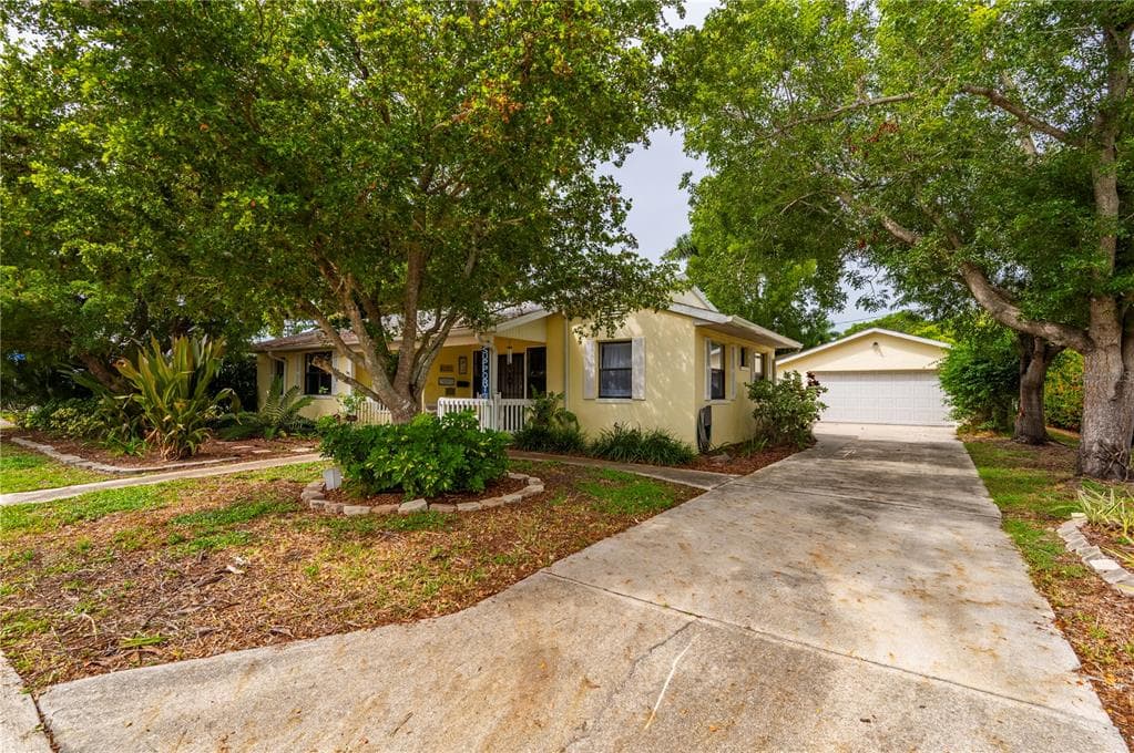 311 GILL STREET, PUNTA GORDA, FL 33950 — zdjęcie 2