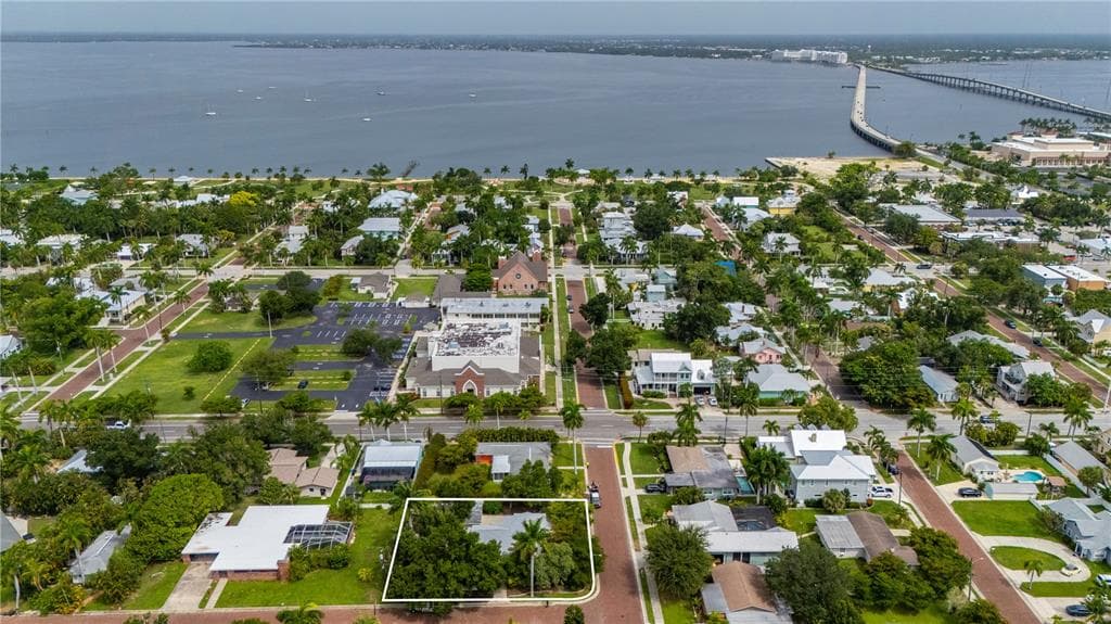 311 GILL STREET, PUNTA GORDA, FL 33950 — zdjęcie 3