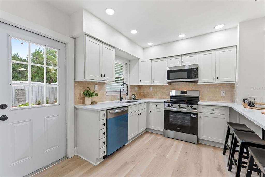 264 14TH STREET NW, LARGO, FL 33770 — zdjęcie 3