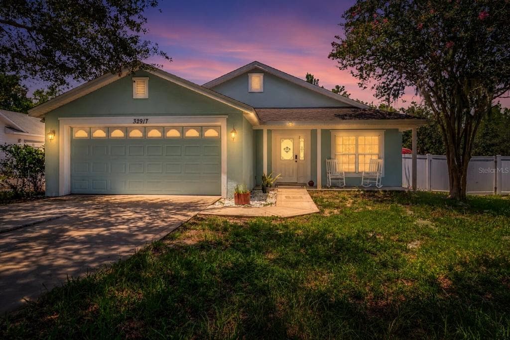 32917 FOREST AVENUE, LEESBURG, FL 34788