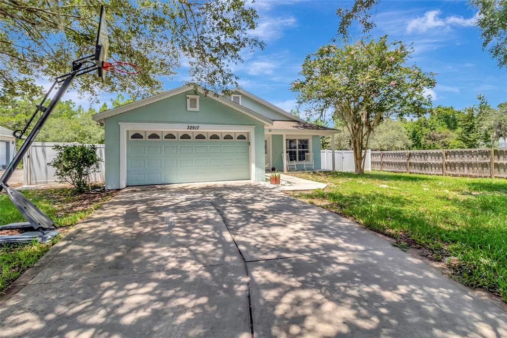 32917 FOREST AVENUE, LEESBURG, FL 34788 — zdjęcie 4