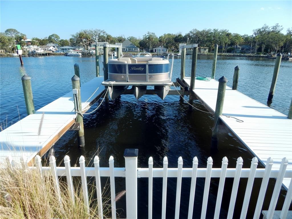 8025 ISLAND DRIVE, PORT RICHEY, FL 34668 — zdjęcie 2