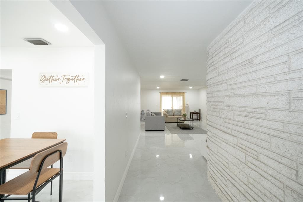 8413 MILLWOOD DRIVE, TAMPA, FL 33615 — zdjęcie 2