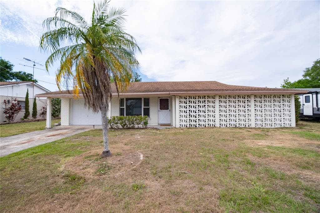 8413 MILLWOOD DRIVE, TAMPA, FL 33615