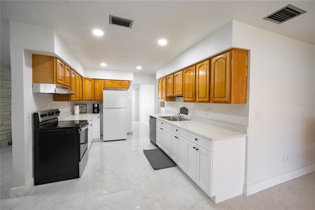8413 MILLWOOD DRIVE, TAMPA, FL 33615 — zdjęcie 5