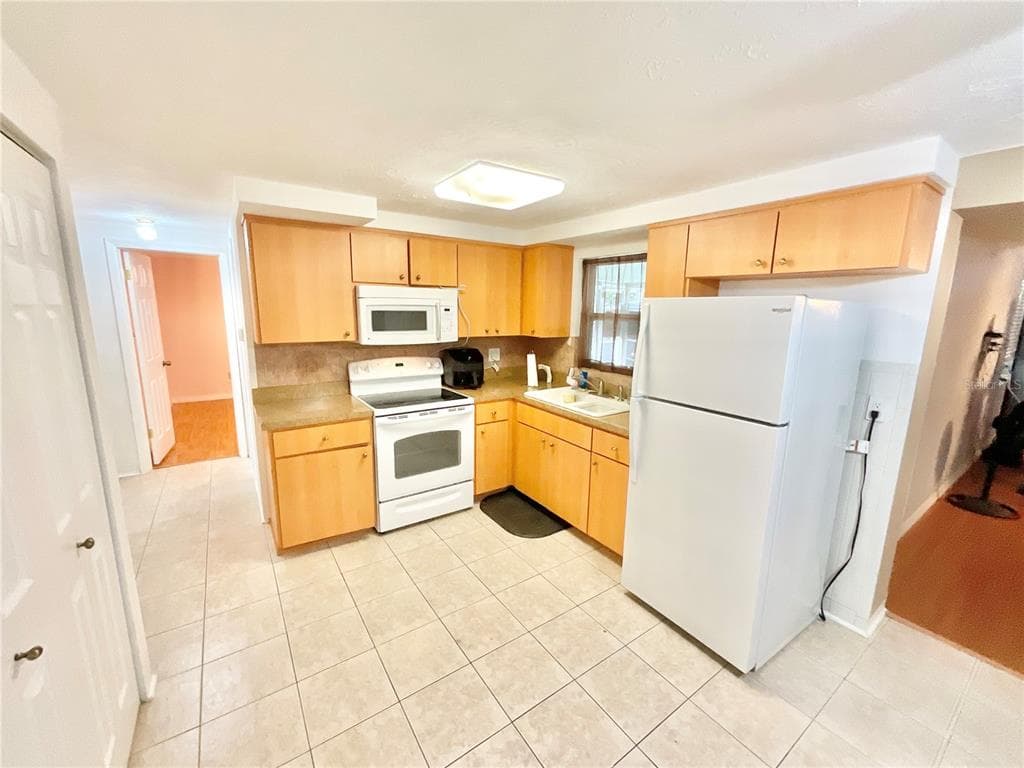 4750 GASLIGHT AVENUE, HOLIDAY, FL 34690 — zdjęcie 2