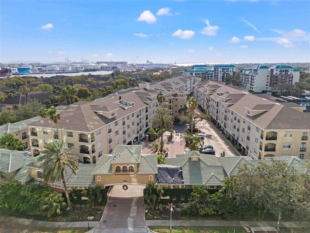 501 KNIGHTS RUN AVENUE # 2111, TAMPA, FL 33602