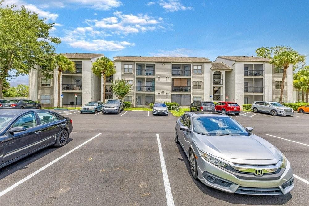 2231 CASCADES BOULEVARD # 304, KISSIMMEE, FL 34741