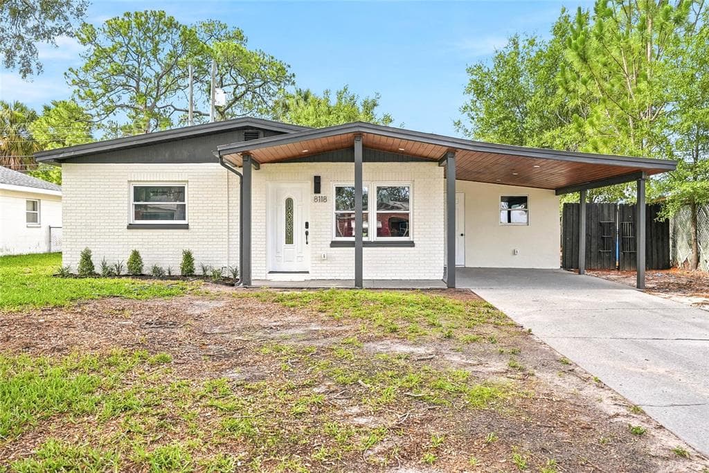 8118 TANGLEWOOD LANE, TAMPA, FL 33615