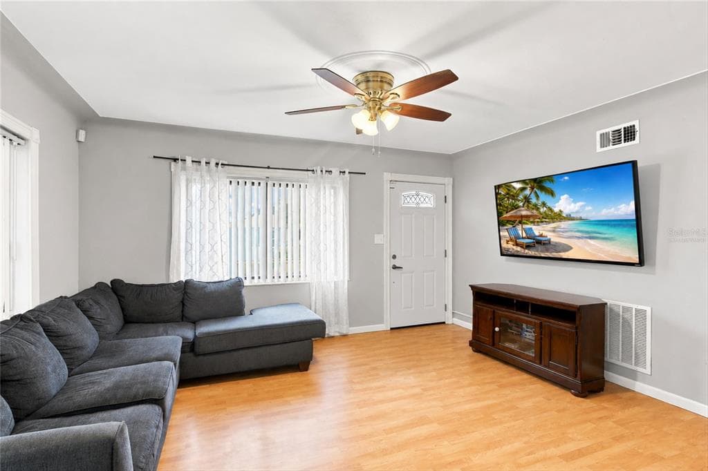 3827 38TH AVENUE N, ST PETERSBURG, FL 33713 — zdjęcie 5