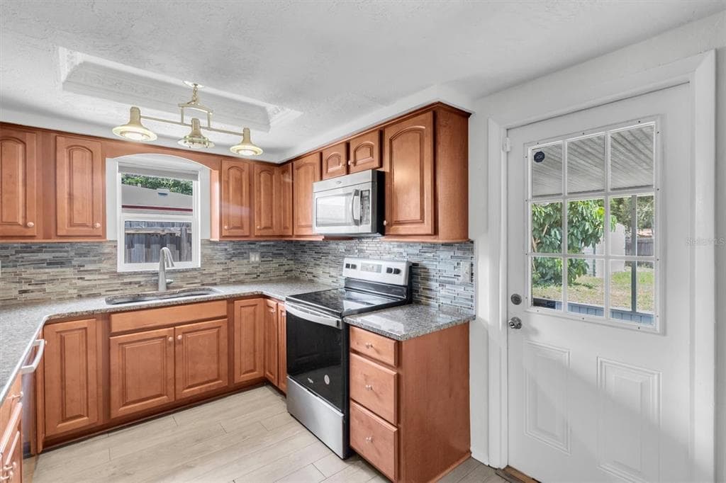 5228 GREENWOOD STREET, NEW PORT RICHEY, FL 34653 — zdjęcie 4