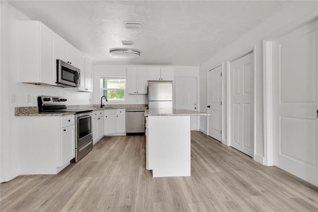 1409 COLLEGE PARK LANE, TAMPA, FL 33612 — zdjęcie 5